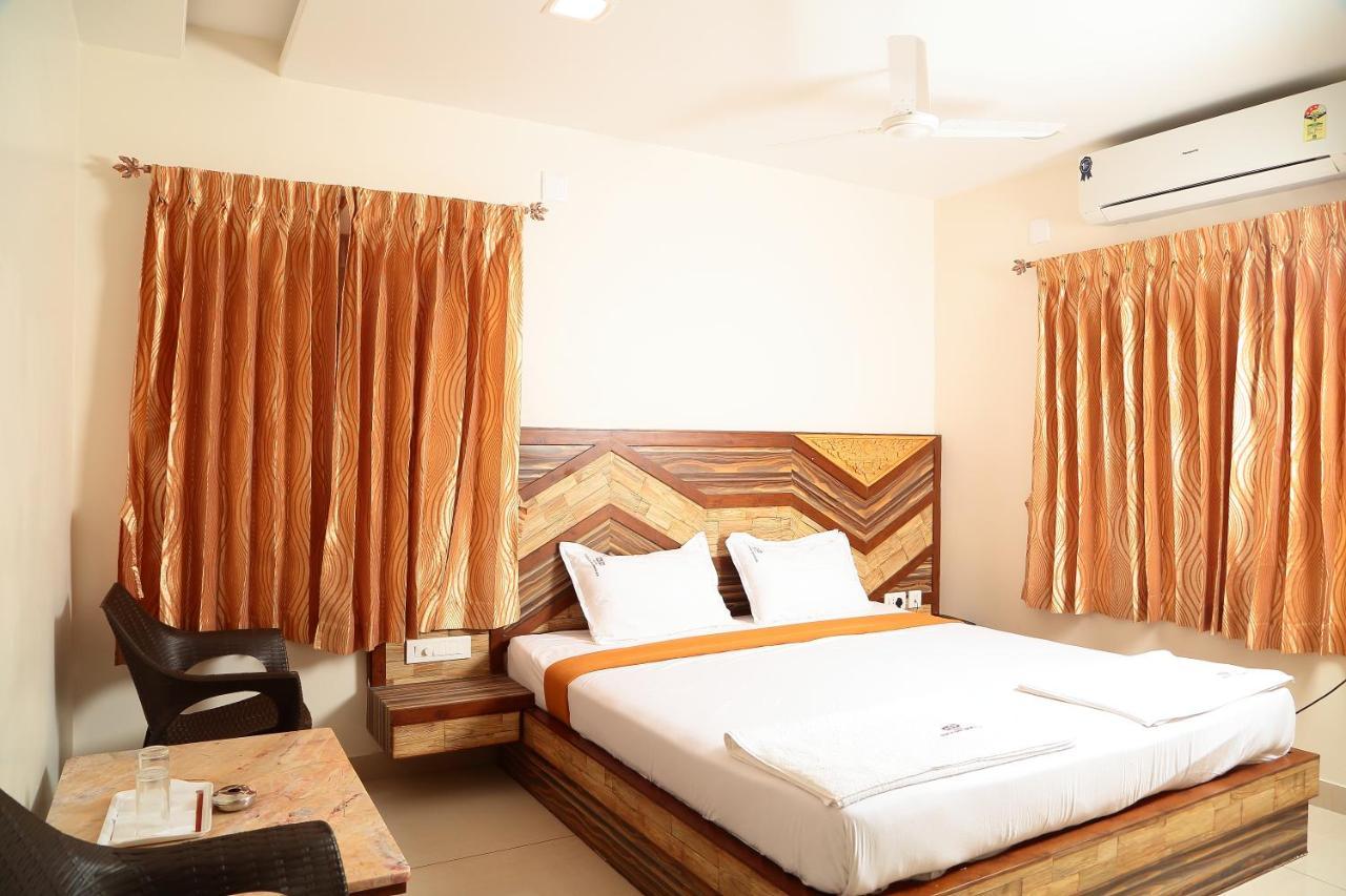Annai In Saravana Bhavan Fine Stay And Restaurant Velankanni Luaran gambar