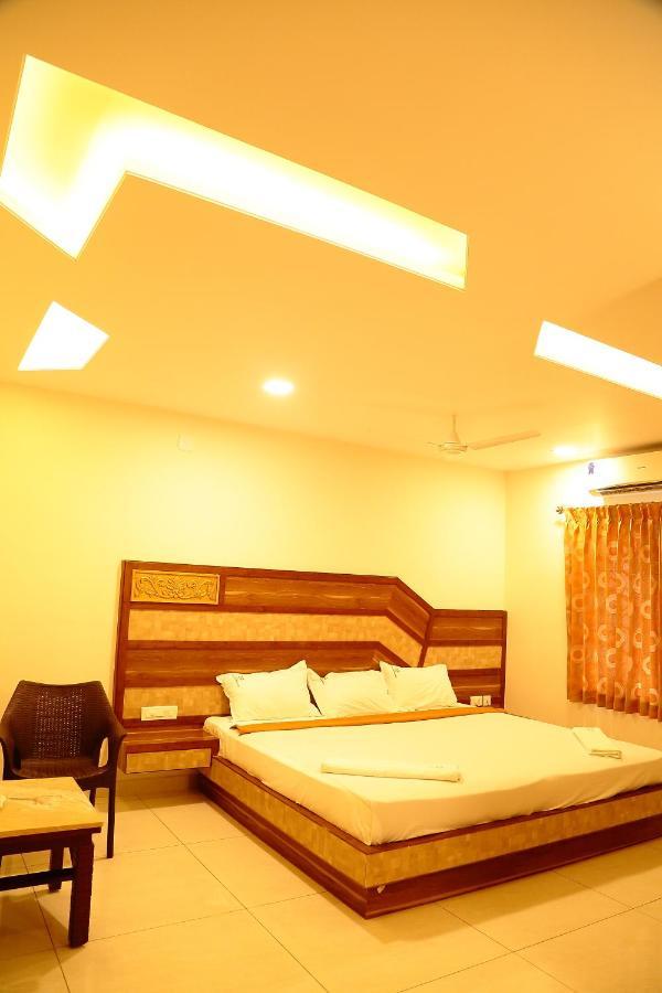 Annai In Saravana Bhavan Fine Stay And Restaurant Velankanni Luaran gambar