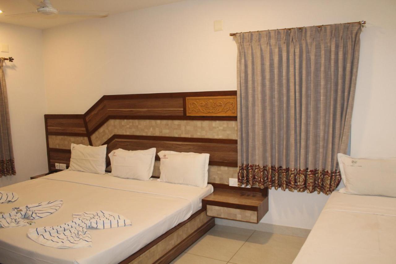 Annai In Saravana Bhavan Fine Stay And Restaurant Velankanni Luaran gambar